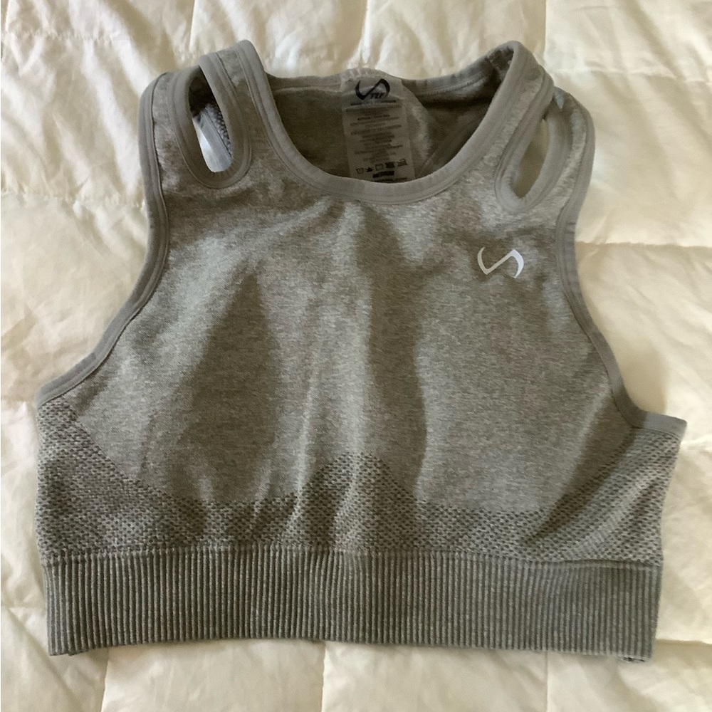 TLF React Seamless High support sports bra. Size M. Sage Heather color